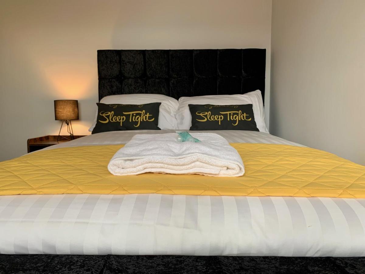 The Lower Gathering - Sleeps Up To 13 Sale Extérieur photo